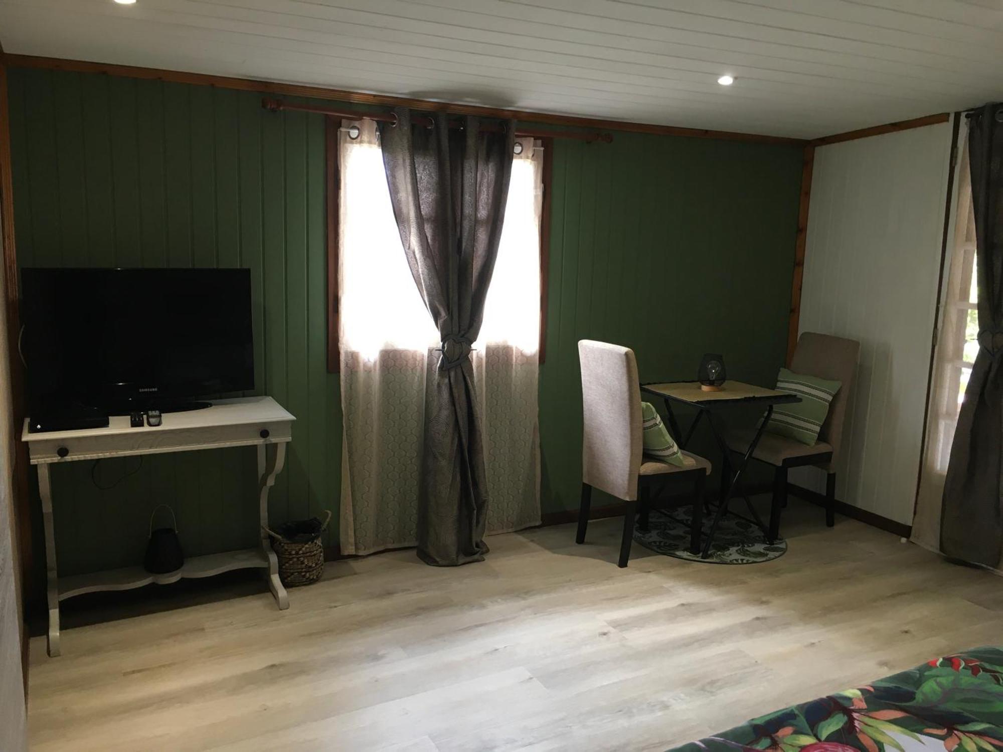 Ti Kaz Hoareau Bed & Breakfast ซาลาซี ภายนอก รูปภาพ